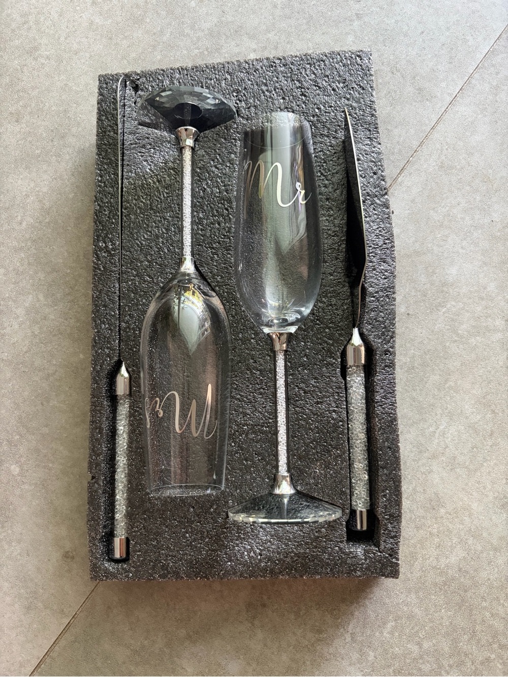 NWOT Mr. & Mrs. Glitter Stemware and Cake Knife Set - Silver